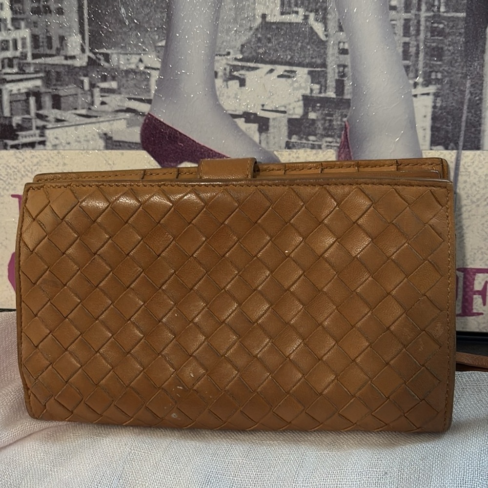 Bottega Veneta Intrecciato Lambskin Bifold Long Wallet - Picture 2 of 11